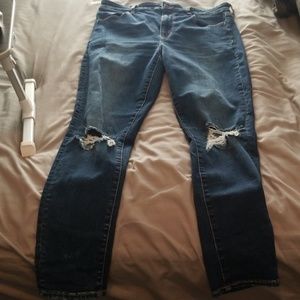 American eagle dark wash ripped knee jeggings